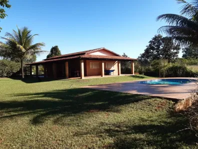 Fazenda/Sítio com 3 Quartos à venda, 240m² no Estância Vargem Bonita, Senador Canedo