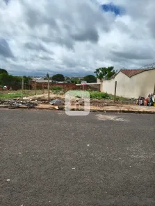 Lote/Terreno à venda, 300m² no Pampulha, Uberlândia