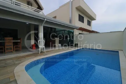 Casa de Condomínio com 3 Quartos à venda, 224m² no Jardim Tres Marias, Peruíbe