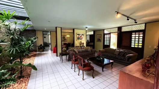 Casa com 3 Quartos à venda, 285m² no Candelária, Natal