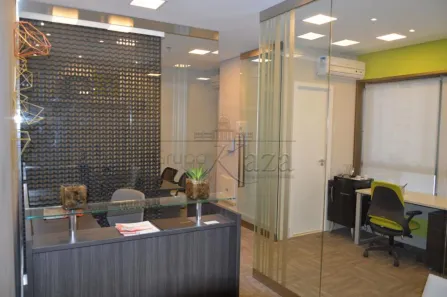 Sala Comercial à venda, 47m² no Condomínio Royal Park, São José dos Campos