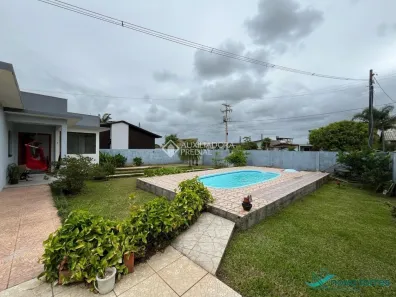 Casa com 3 Quartos à venda, 122m² no Torres, Torres
