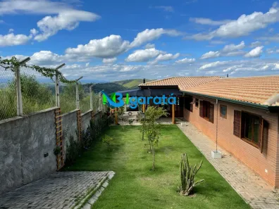 Fazenda/Sítio com 4 Quartos à venda, 254m² no Centro, Igaratá