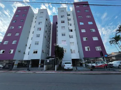 Apartamento com 2 Quartos para alugar, 56m² no Barreiros, São José