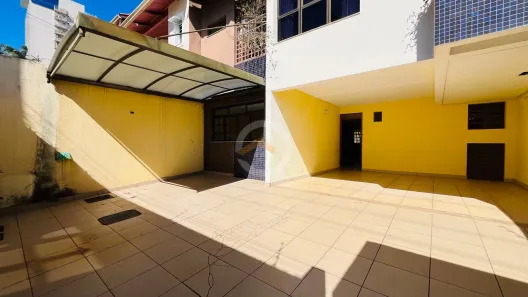 Sobrado com 4 Quartos à venda, 202m² no Nova Suiça, Goiânia