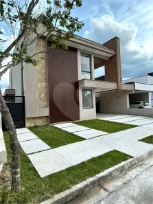 Casa de Condomínio com 3 Quartos para venda ou aluguel, 200m² no Condomínio Terras do Vale, Caçapava