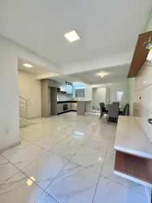 Sobrado com 2 Quartos para alugar, 80m² no Comasa, Joinville
