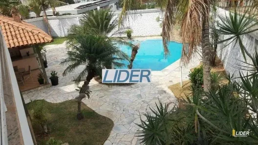 Casa com 5 Quartos para alugar, 500m² no Cidade Jardim, Uberlândia