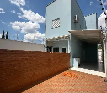 Sobrado com 3 Quartos à venda, 87m² no Jardim Inconfidência, Uberlândia