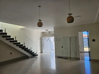 Sobrado com 3 Quartos à venda, 252m² no Jardim Terras de São João, Jacareí