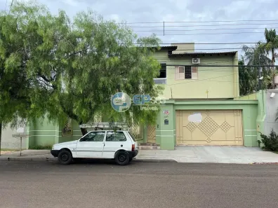 Sobrado com 4 Quartos para alugar, 300m² no Aurora, Londrina