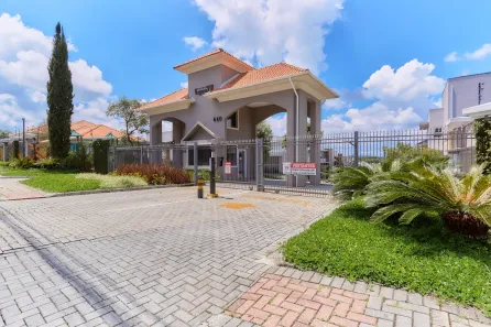 Casa de Condomínio com 4 Quartos à venda, 320m² no São Braz, Curitiba