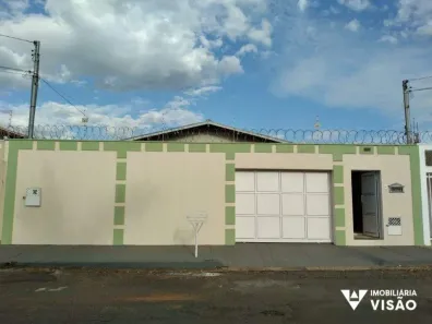 Casa com 3 Quartos para alugar, 214m² no Olinda, Uberaba