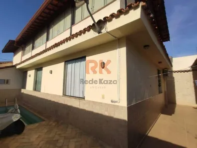 Casa com 3 Quartos à venda, 240m² no Alípio de Melo, Belo Horizonte