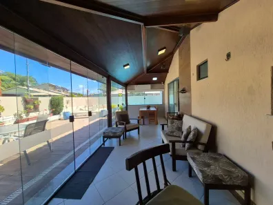 Sobrado com 4 Quartos à venda, 260m² no Centro, Lauro de Freitas