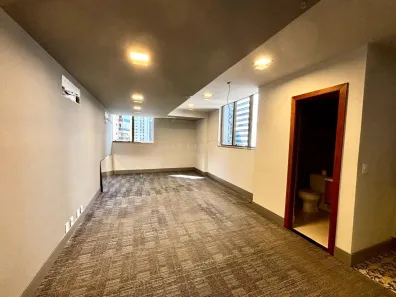 Ponto Comercial à venda, 48m² no Enseada do Suá, Vitória