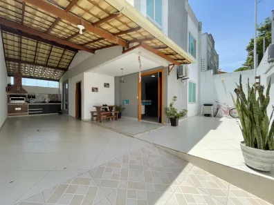 Casa com 3 Quartos à venda, 180m² no Manguinhos, Serra