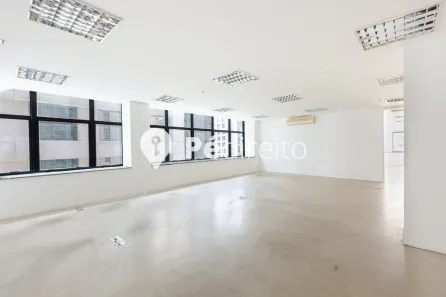 Sala Comercial para alugar, 244m² no Vila Olímpia, São Paulo