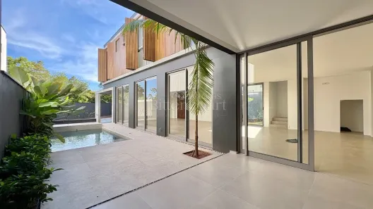 Casa de Condomínio com 4 Quartos à venda, 380m² no Glória, Joinville
