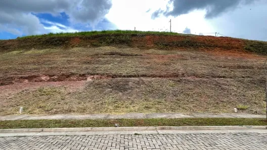 Lote/Terreno à venda, 301m² no Vina Del Mar, Juiz de Fora