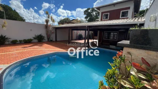 Sobrado com 3 Quartos à venda, 321m² no Jundiaí, Anápolis