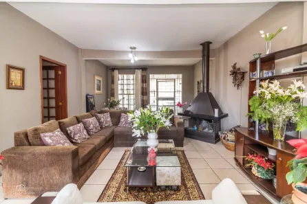 Casa com 5 Quartos à venda, 352m² no Chácara das Pedras, Porto Alegre