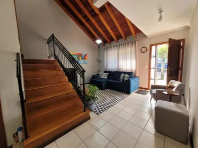 Casa com 3 Quartos à venda, 277m² no Zona 20, Maringá