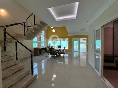 Sobrado com 3 Quartos para alugar, 327m² no Jardim Altos de Santana II, Jacareí
