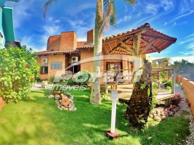 Casa com 4 Quartos à venda, 250m² no Itacolomi, Balneário Piçarras