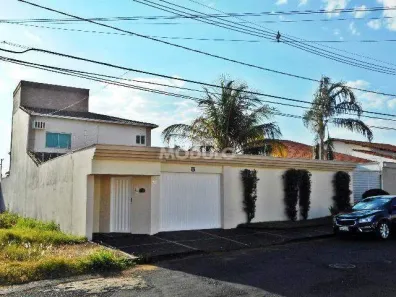 Casa com 4 Quartos para alugar, 404m² no Jardim Karaíba, Uberlândia
