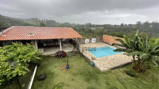 Fazenda/Sítio com 4 Quartos à venda, 600m² no Piracangaguá, Taubaté