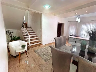 Casa com 4 Quartos para alugar, 300m² no Parque Residencial Alcântara, Londrina