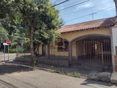 Casa com 3 Quartos à venda, 300m² no Santo Agostinho, Volta Redonda