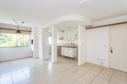 Apartamento com 2 Quartos para alugar, 56m² no Guarujá, Porto Alegre