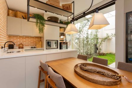 Casa de Condomínio com 3 Quartos à venda, 160m² no Santa Cândida, Curitiba