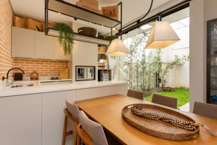 Casa de Condomínio com 3 Quartos à venda, 160m² no Santa Cândida, Curitiba