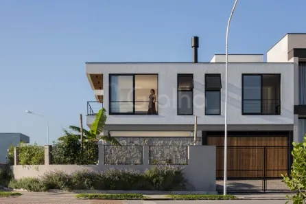 Casa com 4 Quartos à venda, 244m² no Campeche, Florianópolis