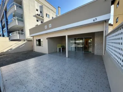 Casa com 3 Quartos para alugar, 100m² no Bombas, Bombinhas