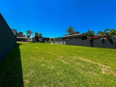Lote/Terreno à venda, 700m² no Jardim Tarobá, Cambé