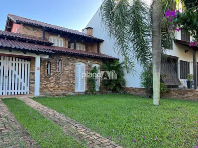 Casa com 3 Quartos para alugar, 220m² no Centro, Gravataí