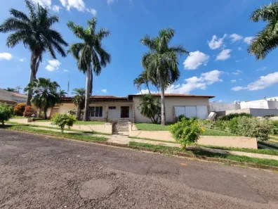 Casa com 4 Quartos à venda, 511m² no Jardim Marajá, Marília