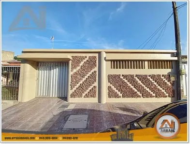 Casa com 4 Quartos à venda, 336m² no Itaperi, Fortaleza