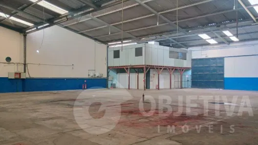 Galpão/Depósito/Armazém para alugar, 835m² no Distrito Industrial, Uberlândia