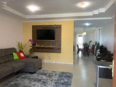 Sobrado com 3 Quartos à venda, 184m² no Santa Genoveva, Goiânia