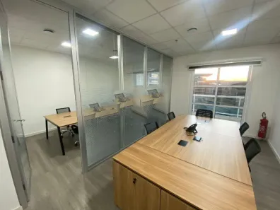 Sala Comercial para alugar, 135m² no Vila São Francisco (Zona Sul), São Paulo