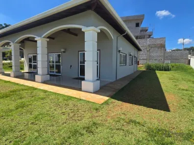 Casa de Condomínio com 3 Quartos para alugar, 180m² no Pinheiro, Valinhos