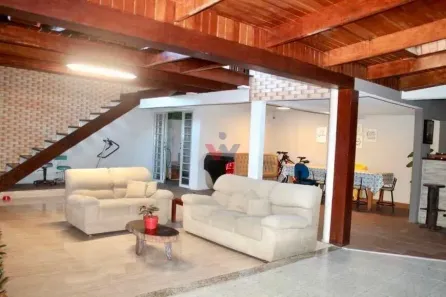 Casa com 3 Quartos à venda, 350m² no Campo Comprido, Curitiba