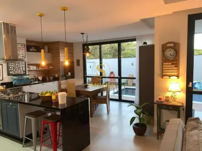 Casa de Condomínio com 3 Quartos à venda, 234m² no Rio Tavares, Florianópolis