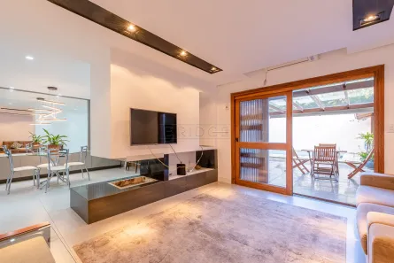 Casa com 4 Quartos à venda, 310m² no Chácara das Pedras, Porto Alegre