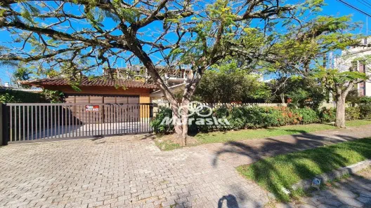 Casa com 3 Quartos para alugar, 166m² no Guaratuba, Guaratuba